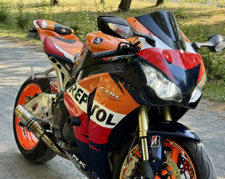 Оранжевый Хонда CBR 1000RR, объемом двигателя 1 л и пробегом 29 тыс. км за 8500 $, фото 2 на Automoto.ua