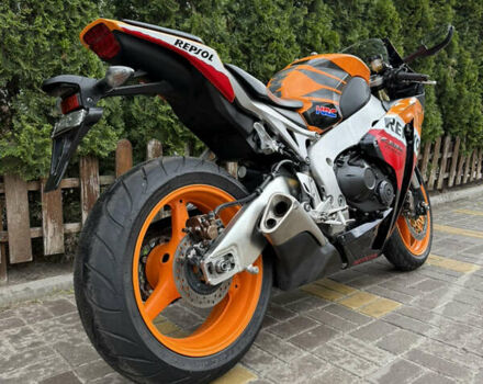 Оранжевый Хонда CBR 1000RR, объемом двигателя 1 л и пробегом 20 тыс. км за 10900 $, фото 9 на Automoto.ua