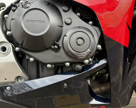 Оранжевый Хонда CBR 1000RR, объемом двигателя 1 л и пробегом 20 тыс. км за 10900 $, фото 11 на Automoto.ua