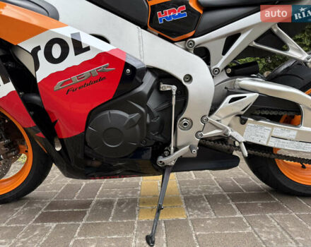 Оранжевый Хонда CBR 1000RR, объемом двигателя 1 л и пробегом 20 тыс. км за 10900 $, фото 14 на Automoto.ua