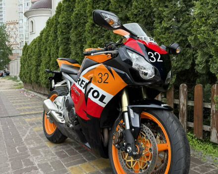 Оранжевый Хонда CBR 1000RR, объемом двигателя 1 л и пробегом 20 тыс. км за 10900 $, фото 2 на Automoto.ua