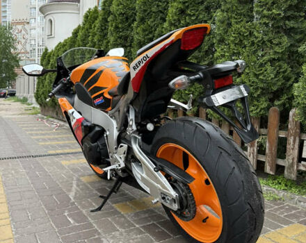 Оранжевый Хонда CBR 1000RR, объемом двигателя 1 л и пробегом 20 тыс. км за 10900 $, фото 16 на Automoto.ua