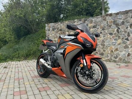 Оранжевый Хонда CBR 1000RR, объемом двигателя 1 л и пробегом 18 тыс. км за 9300 $, фото 1 на Automoto.ua