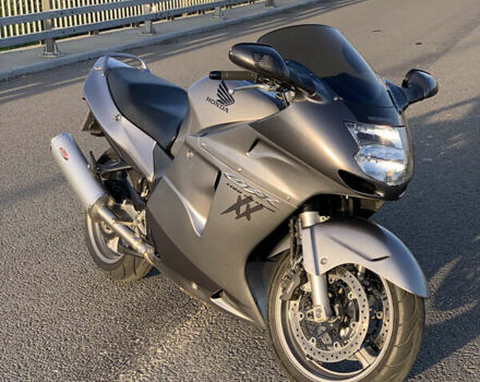 Сірий Хонда CBR 1100XX, об'ємом двигуна 1.1 л та пробігом 40 тис. км за 6800 $, фото 1 на Automoto.ua