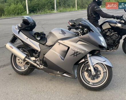 Сірий Хонда CBR 1100XX, об'ємом двигуна 1.1 л та пробігом 40 тис. км за 6800 $, фото 2 на Automoto.ua