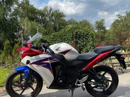 Білий Хонда CBR 125R, об'ємом двигуна 0.12 л та пробігом 13 тис. км за 2250 $, фото 1 на Automoto.ua