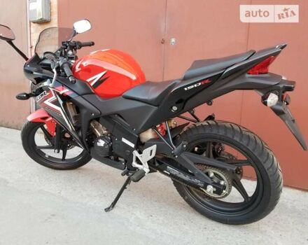 Красный Хонда CBR 125R, объемом двигателя 0.15 л и пробегом 1 тыс. км за 3000 $, фото 10 на Automoto.ua