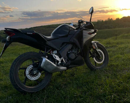 Хонда CBR 125R, об'ємом двигуна 0 л та пробігом 7 тис. км за 2600 $, фото 6 на Automoto.ua