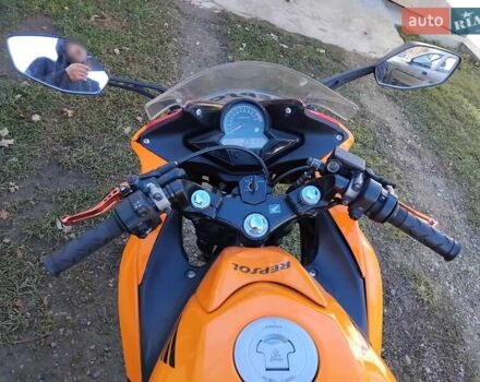 Оранжевый Хонда CBR 125R, объемом двигателя 0.15 л и пробегом 30 тыс. км за 2600 $, фото 6 на Automoto.ua