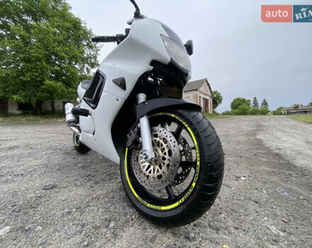 Білий Хонда CBR 600F, об'ємом двигуна 0.6 л та пробігом 50 тис. км за 1850 $, фото 15 на Automoto.ua