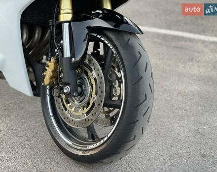 Белый Хонда CBR 600F, объемом двигателя 0.6 л и пробегом 20 тыс. км за 5999 $, фото 12 на Automoto.ua