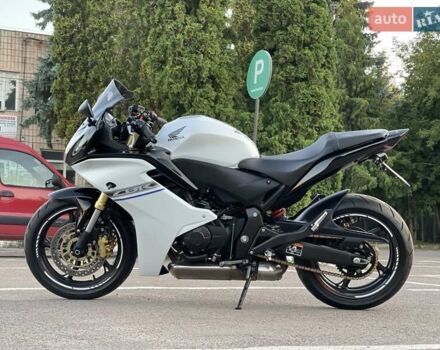 Белый Хонда CBR 600F, объемом двигателя 0.6 л и пробегом 20 тыс. км за 5999 $, фото 5 на Automoto.ua