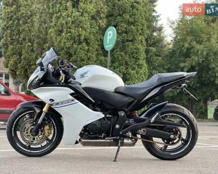 Белый Хонда CBR 600F, объемом двигателя 0.6 л и пробегом 20 тыс. км за 5999 $, фото 6 на Automoto.ua