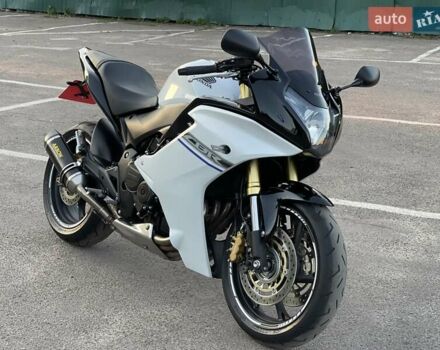Белый Хонда CBR 600F, объемом двигателя 0.6 л и пробегом 20 тыс. км за 5999 $, фото 9 на Automoto.ua