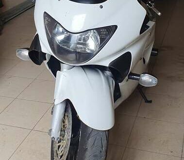 Хонда CBR 600F 1999 у Києві на Automoto.ua Білий Хонда CBR 600F, об'ємом двигуна 0.6 л та пробігом 76 тис. км за 3500 $, фото 1 на Automoto.ua