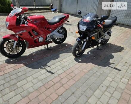 Чорний Хонда CBR 600F, об'ємом двигуна 0 л та пробігом 27 тис. км за 3000 $, фото 5 на Automoto.ua