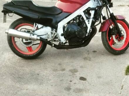 Хонда CBR 600F 1990 в Житомире на Automoto.ua Черный Хонда CBR 600F, объемом двигателя 0.6 л и пробегом 1 тыс. км за 1300 $, фото 1 на Automoto.ua