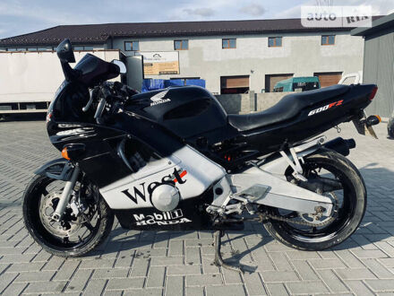 Хонда CBR 600F 1993 в Перечине на Automoto.ua Черный Хонда CBR 600F, объемом двигателя 0.6 л и пробегом 72 тыс. км за 2100 $, фото 1 на Automoto.ua