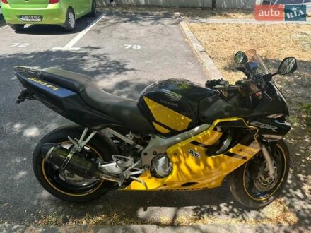 Хонда CBR 600F 2002 в Белгород-Днестровском на Automoto.ua Черный Хонда CBR 600F, объемом двигателя 0.6 л и пробегом 59 тыс. км за 4500 $, фото 1 на Automoto.ua