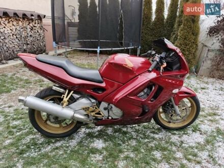 Хонда CBR 600F 1996 у Чернігові на Automoto.ua Червоний Хонда CBR 600F, об'ємом двигуна 0.6 л та пробігом 57 тис. км за 3200 $, фото 1 на Automoto.ua