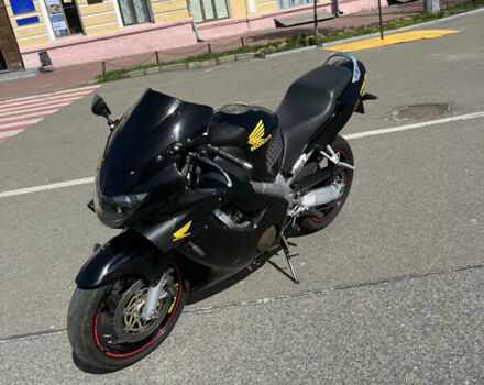 Хонда CBR 600F, объемом двигателя 0.6 л и пробегом 75 тыс. км за 3800 $, фото 4 на Automoto.ua