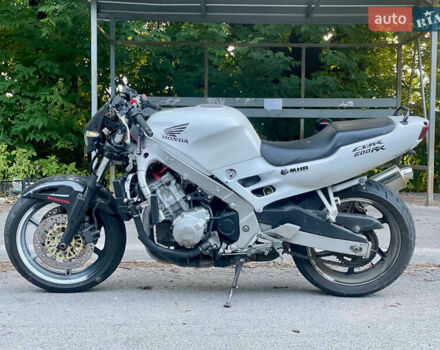 Хонда CBR 600F, объемом двигателя 0.6 л и пробегом 1 тыс. км за 1850 $, фото 1 на Automoto.ua