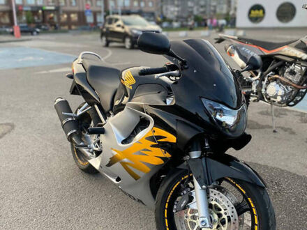 Хонда CBR 600F 2000 у Івано-Франківську на Automoto.ua Хонда CBR 600F, об'ємом двигуна 0.6 л та пробігом 34 тис. км за 2400 $, фото 1 на Automoto.ua