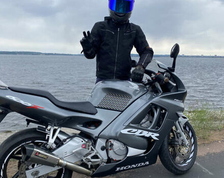 Серый Хонда CBR 600F, объемом двигателя 0.6 л и пробегом 76 тыс. км за 3600 $, фото 13 на Automoto.ua