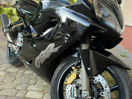 Хонда CBR 600F4i 2003 у Вінниці на Automoto.ua Хонда CBR 600F4i, об'ємом двигуна 0.6 л та пробігом 42 тис. км за 5300 $, фото 1 на Automoto.ua