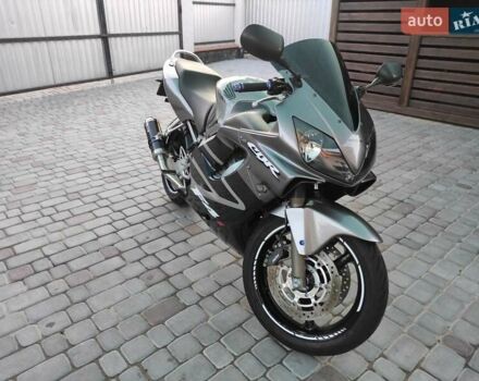 Серый Хонда CBR 600F4i, объемом двигателя 0.6 л и пробегом 37 тыс. км за 4950 $, фото 5 на Automoto.ua