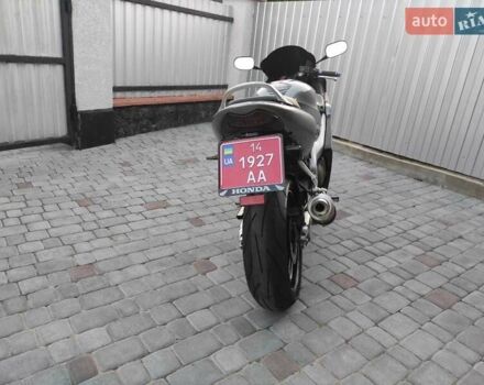 Серый Хонда CBR 600F4i, объемом двигателя 0.6 л и пробегом 37 тыс. км за 4950 $, фото 7 на Automoto.ua