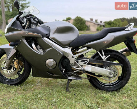 Сірий Хонда CBR 600F4i, об'ємом двигуна 0.6 л та пробігом 25 тис. км за 4400 $, фото 9 на Automoto.ua