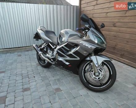 Серый Хонда CBR 600F4i, объемом двигателя 0.6 л и пробегом 37 тыс. км за 4950 $, фото 19 на Automoto.ua