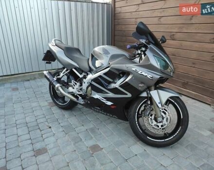 Серый Хонда CBR 600F4i, объемом двигателя 0.6 л и пробегом 37 тыс. км за 4950 $, фото 12 на Automoto.ua
