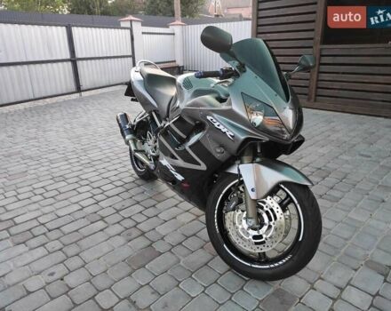 Серый Хонда CBR 600F4i, объемом двигателя 0.6 л и пробегом 37 тыс. км за 4950 $, фото 2 на Automoto.ua