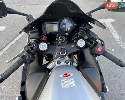 Серый Хонда CBR 600F4i, объемом двигателя 0.6 л и пробегом 42 тыс. км за 5350 $, фото 7 на Automoto.ua