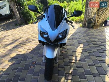 Сірий Хонда CBR 600F4i, об'ємом двигуна 0 л та пробігом 35 тис. км за 5100 $, фото 1 на Automoto.ua