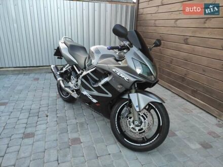 Хонда CBR 600F4i 2005 у Вінниці на Automoto.ua Сірий Хонда CBR 600F4i, об'ємом двигуна 0.6 л та пробігом 37 тис. км за 4950 $, фото 1 на Automoto.ua