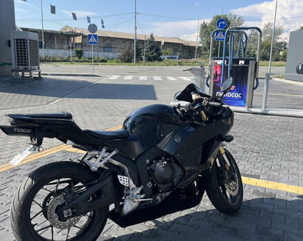 Чорний Хонда CBR 600RR, об'ємом двигуна 0.6 л та пробігом 10 тис. км за 11500 $, фото 3 на Automoto.ua