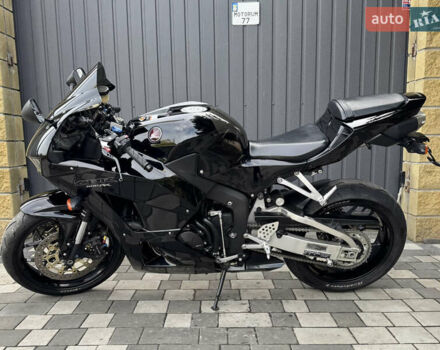 Черный Хонда CBR 600RR, объемом двигателя 0.6 л и пробегом 27 тыс. км за 10000 $, фото 7 на Automoto.ua