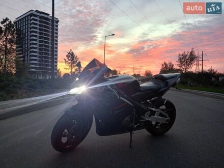 Черный Хонда CBR 600RR, объемом двигателя 0.6 л и пробегом 37 тыс. км за 5500 $, фото 1 на Automoto.ua