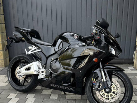 Хонда CBR 600RR 2015 у Дніпро (Дніпропетровську) на Automoto.ua Чорний Хонда CBR 600RR, об'ємом двигуна 0.6 л та пробігом 27 тис. км за 10000 $, фото 1 на Automoto.ua