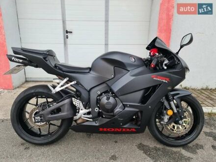 Хонда CBR 600RR 2018 в Киеве на Automoto.ua Черный Хонда CBR 600RR, объемом двигателя 0.6 л и пробегом 10 тыс. км за 9250 $, фото 1 на Automoto.ua