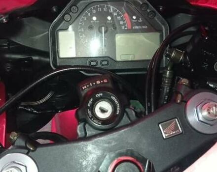 Червоний Хонда CBR 600RR, об'ємом двигуна 0.6 л та пробігом 31 тис. км за 6500 $, фото 7 на Automoto.ua