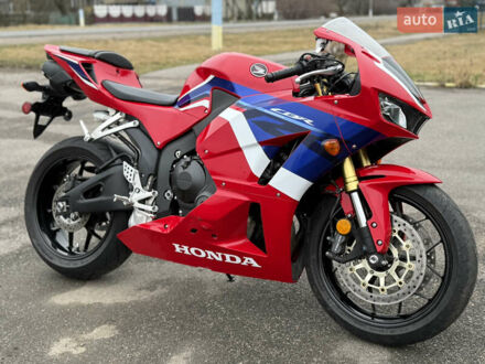 Хонда CBR 600RR 2024 в Новоархангельске на Automoto.ua Красный Хонда CBR 600RR, объемом двигателя 0.6 л и пробегом 15 тыс. км за 12800 $, фото 1 на Automoto.ua