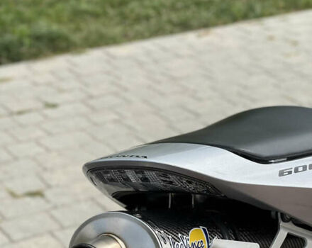 Хонда CBR 600RR, объемом двигателя 0.6 л и пробегом 25 тыс. км за 6446 $, фото 7 на Automoto.ua