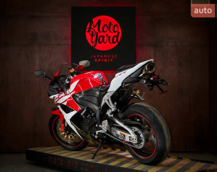 Хонда CBR 600RR, объемом двигателя 0.6 л и пробегом 18 тыс. км за 10000 $, фото 1 на Automoto.ua