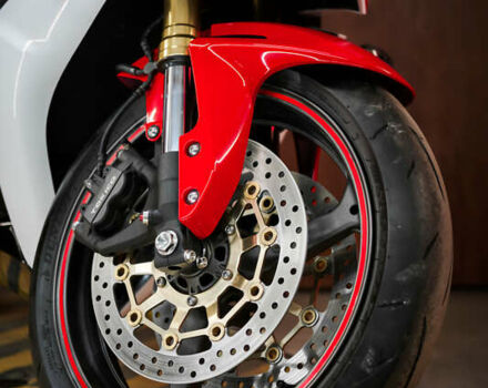 Хонда CBR 600RR, объемом двигателя 0.6 л и пробегом 18 тыс. км за 10000 $, фото 14 на Automoto.ua