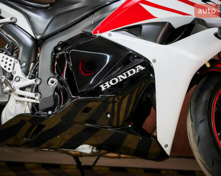 Хонда CBR 600RR, объемом двигателя 0.6 л и пробегом 18 тыс. км за 10000 $, фото 10 на Automoto.ua