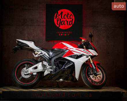 Хонда CBR 600RR, объемом двигателя 0.6 л и пробегом 18 тыс. км за 10000 $, фото 4 на Automoto.ua